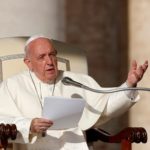 O Papa Francisco participa da audiência geral semanal no Vaticano,