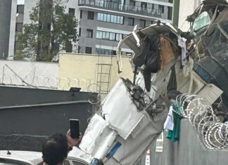 TRÊS MORTOS||| Tragédia aérea em Belo Horizonte deixa três mortos após queda de avião em área residencial