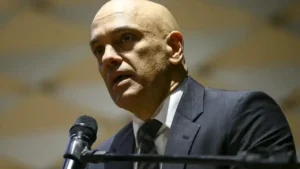 Alexandre de Moraes é notificado nos EUA para responder ação envolvendo plataforma Rumble