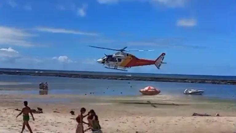 Mulher é resgatada após princípio de afogamento na Barra de São Miguel neste domingo
