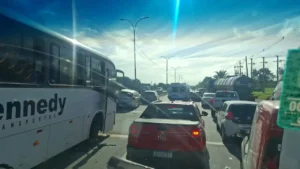 Engavetamento com ônibus e van de São Miguel deixa feridos em Marechal