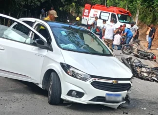 IMPRUDÊNCIA?||| Grave acidente entre duas motos e carro deixa três feridos em São Miguel dos Campos