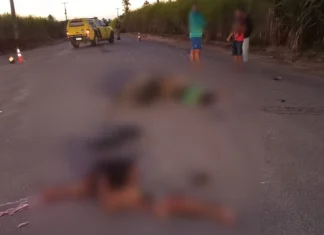 TRÁGICO||| Colisão entre motocicleta e ônibus deixa dois jovens mortos na AL-420 em São Miguel